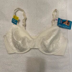 Vanity fair minimizer bra style 76080 38D NWT. Color Coconut Lace